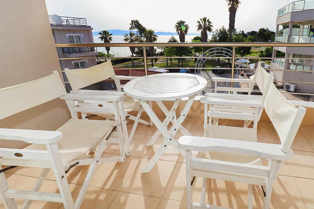 Hanioti Grandotel Bagian luar foto