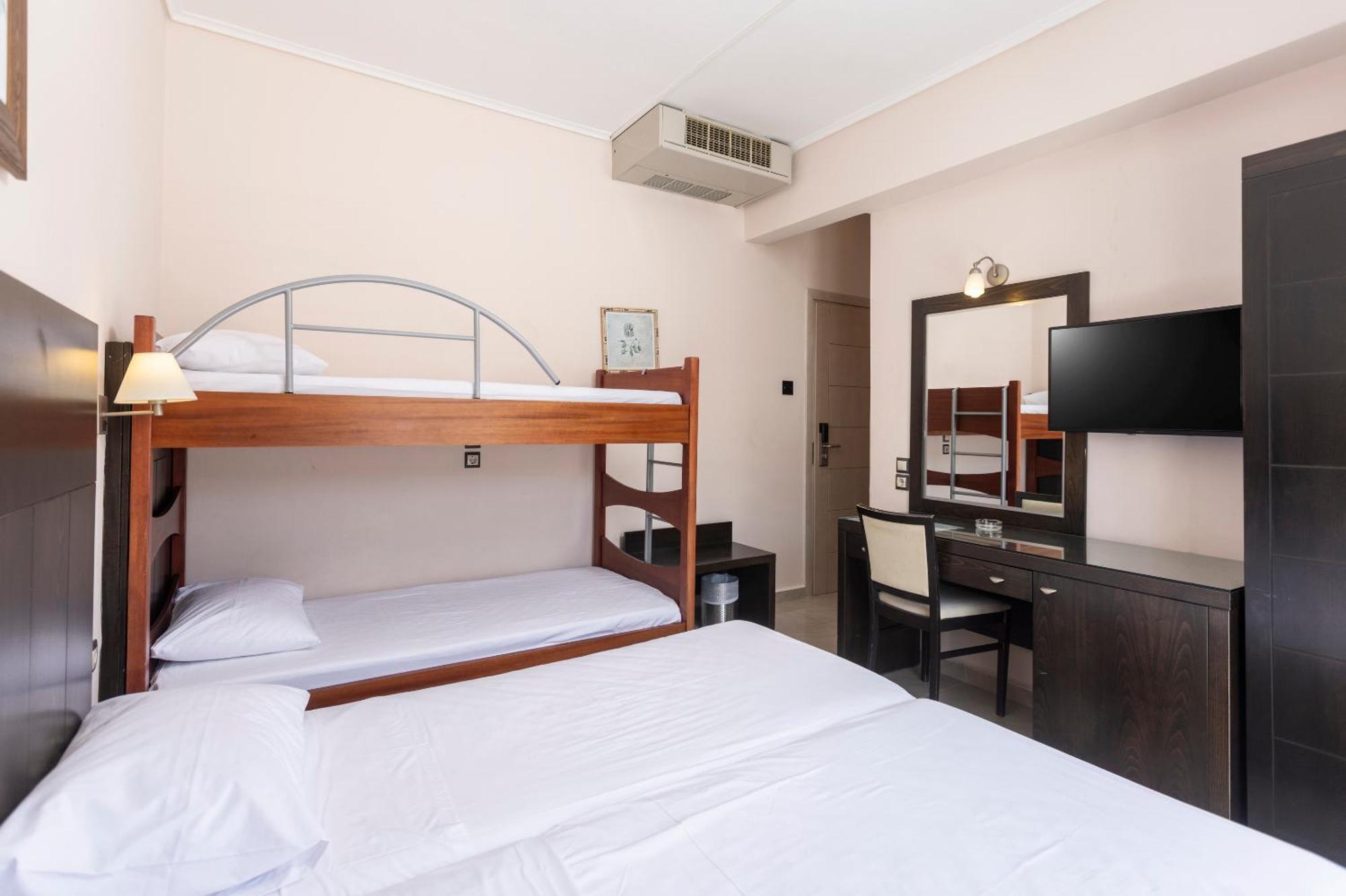 Hanioti Grandotel Bagian luar foto
