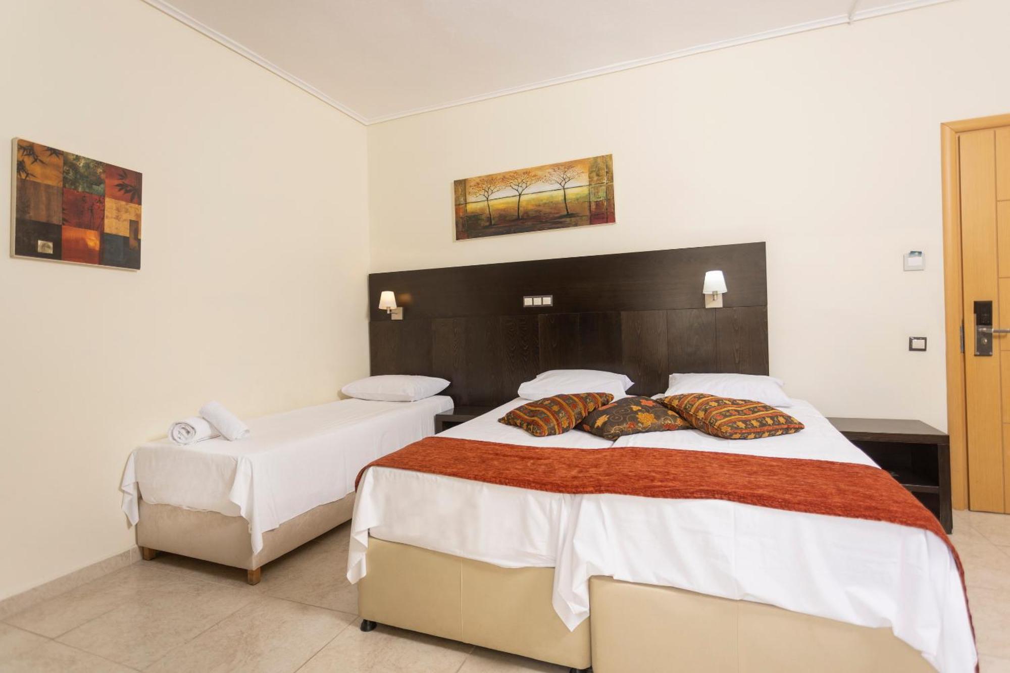 Hanioti Grandotel Bagian luar foto