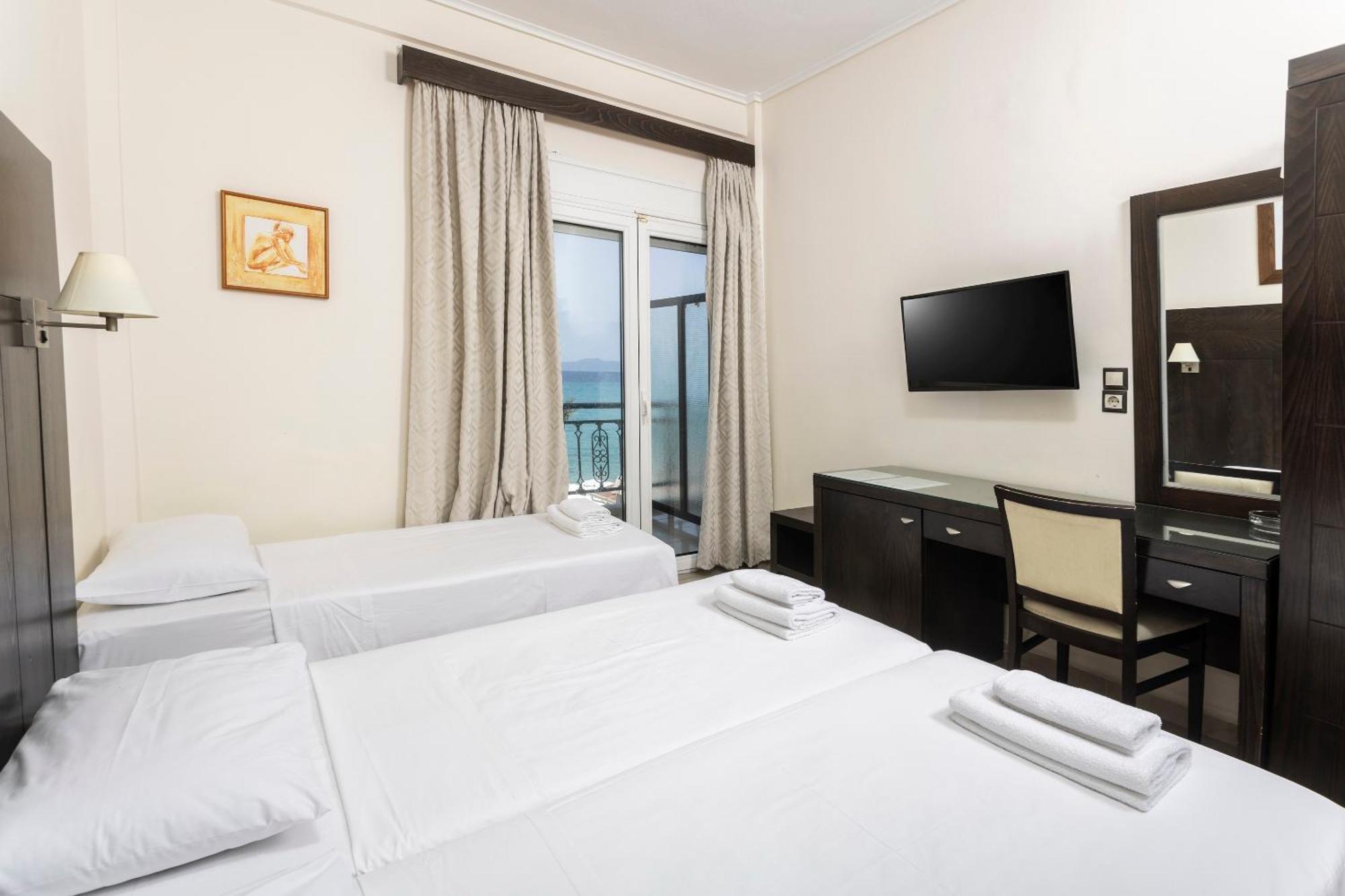 Hanioti Grandotel Bagian luar foto