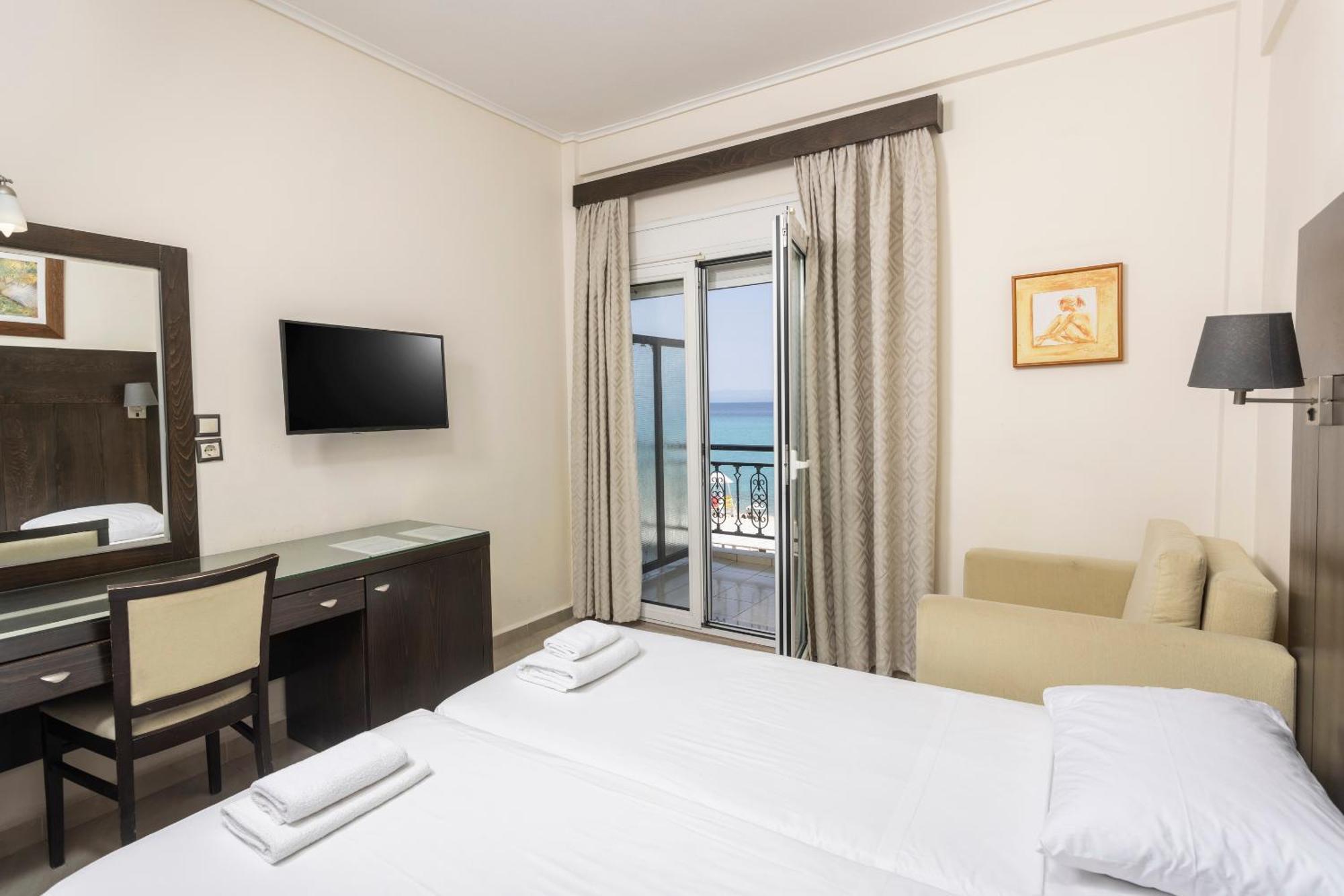 Hanioti Grandotel Bagian luar foto