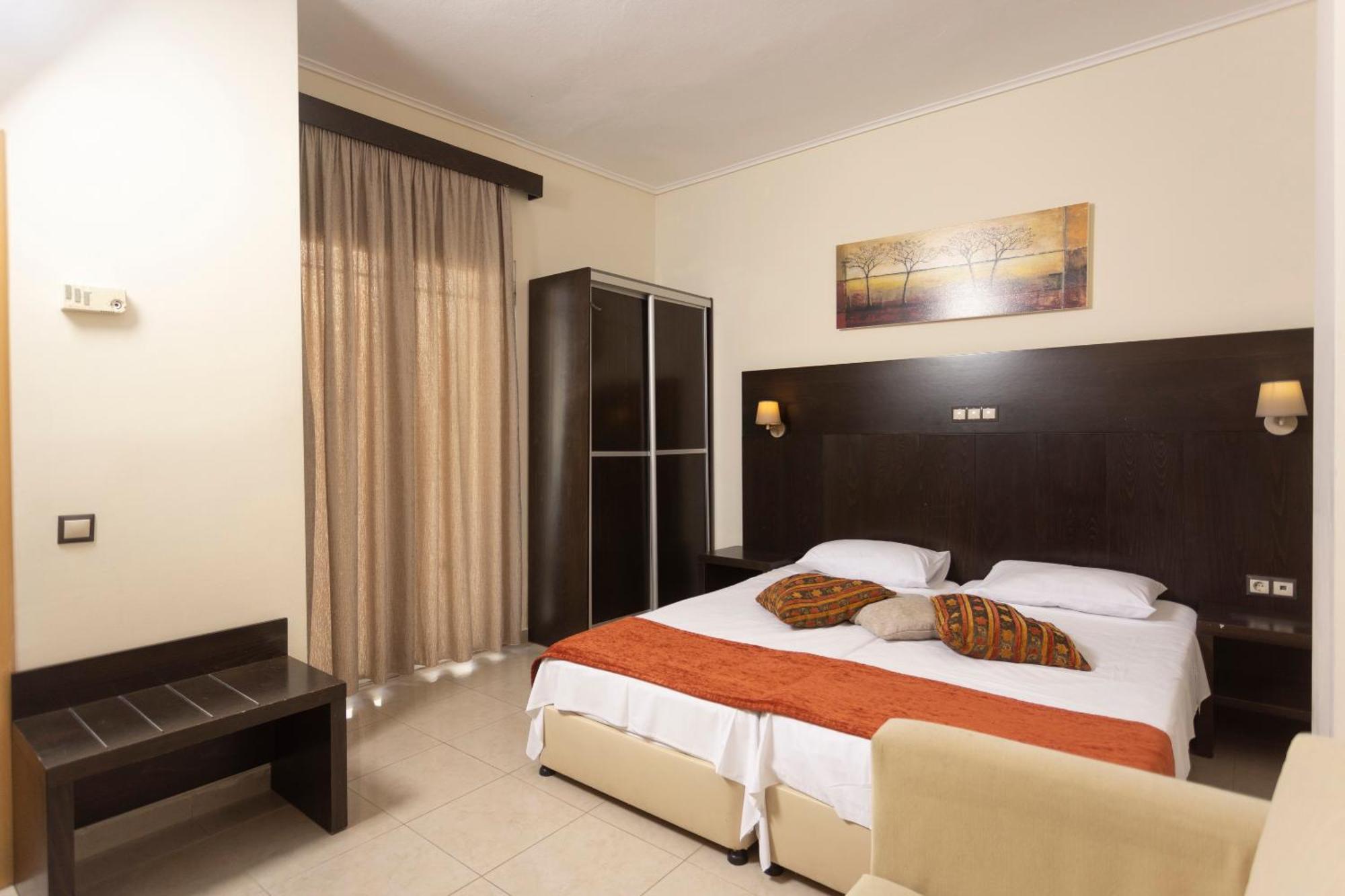 Hanioti Grandotel Bagian luar foto