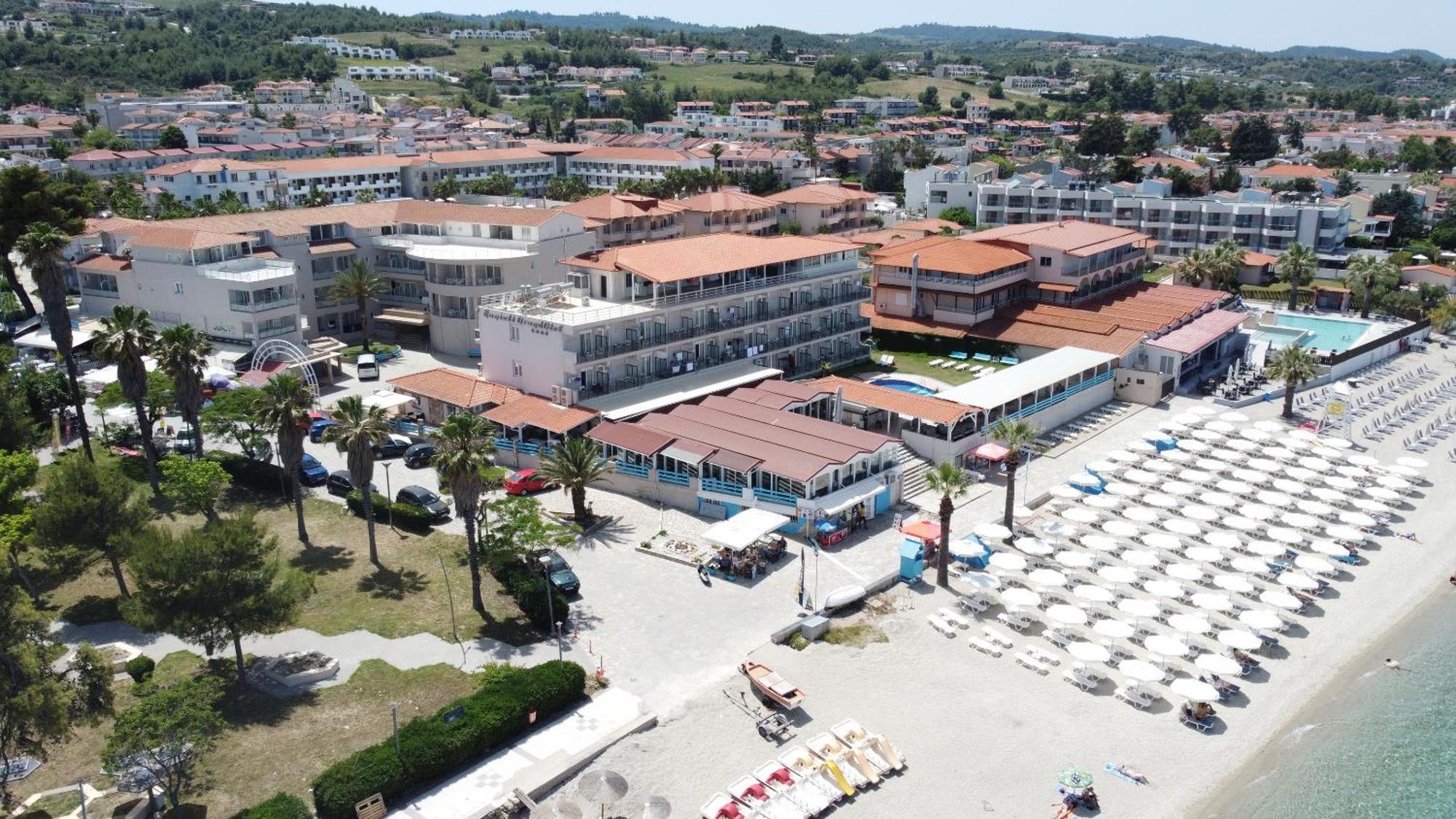 Hanioti Grandotel Bagian luar foto