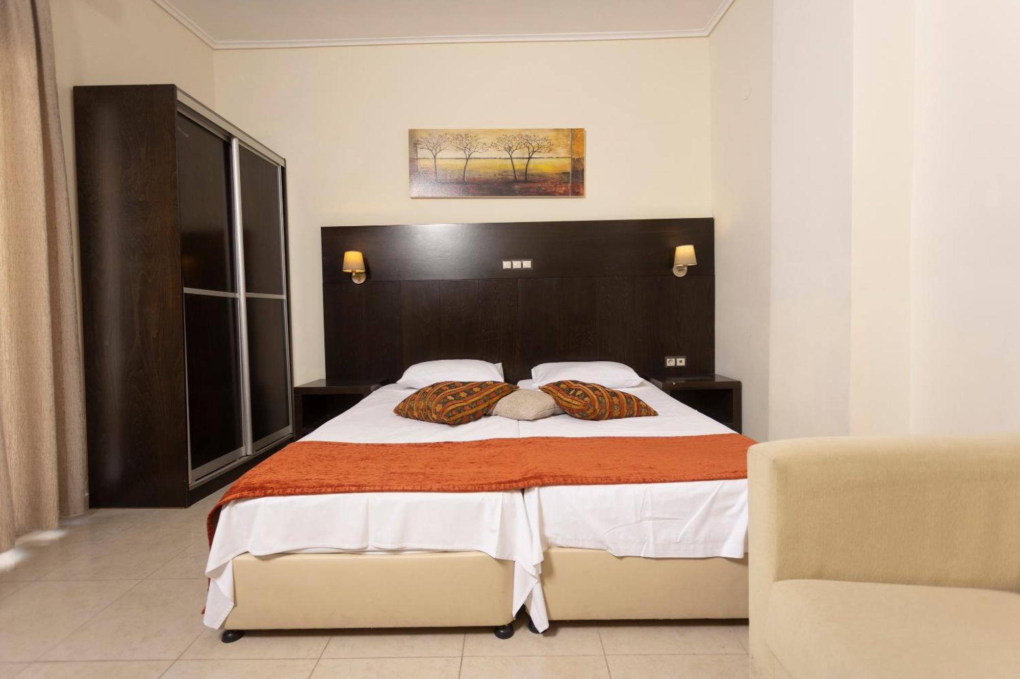 Hanioti Grandotel Bagian luar foto