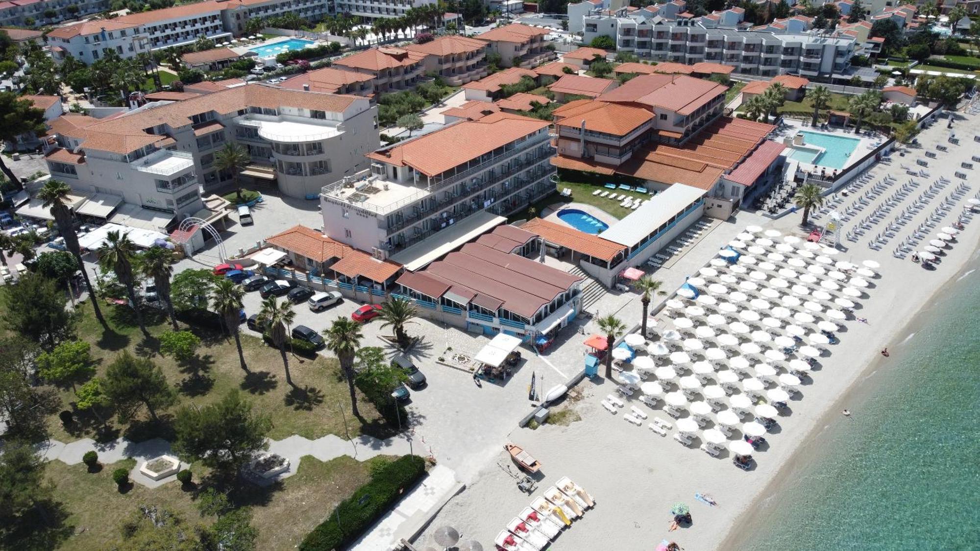 Hanioti Grandotel Bagian luar foto
