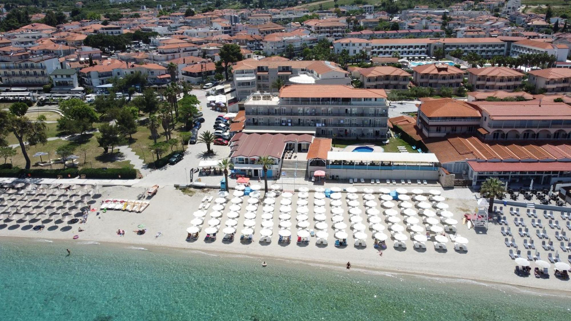 Hanioti Grandotel Bagian luar foto